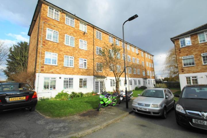 Barbican Road, Greenford, Middlesex, UB6 9DH